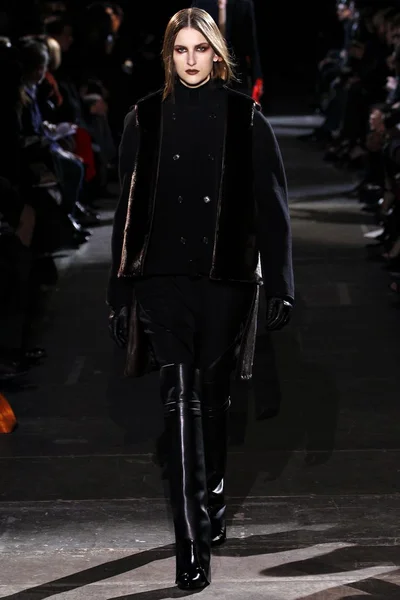 Look 37
